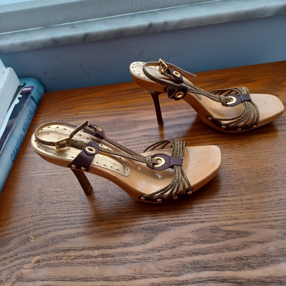 Sandals - Picture 3 of 4